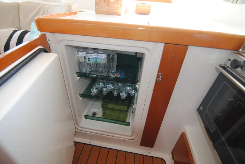 Jaja Yacht Photos Pics 