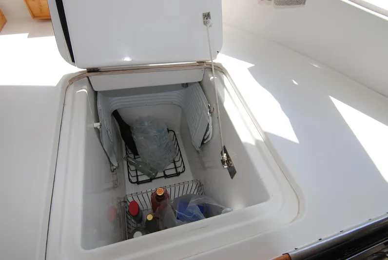 Jaja Yacht Photos Pics 