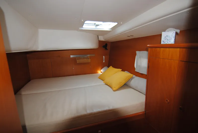 Jaja Yacht Photos Pics 