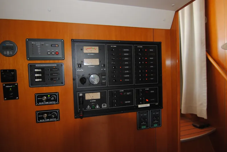 Jaja Yacht Photos Pics 