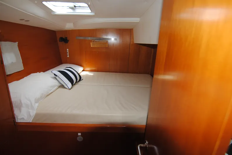 Jaja Yacht Photos Pics 