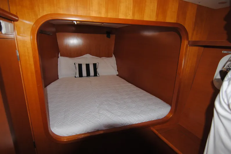 Jaja Yacht Photos Pics 