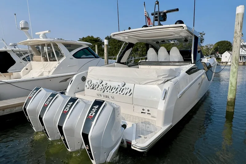 Satisfaction Yacht Photos Pics 