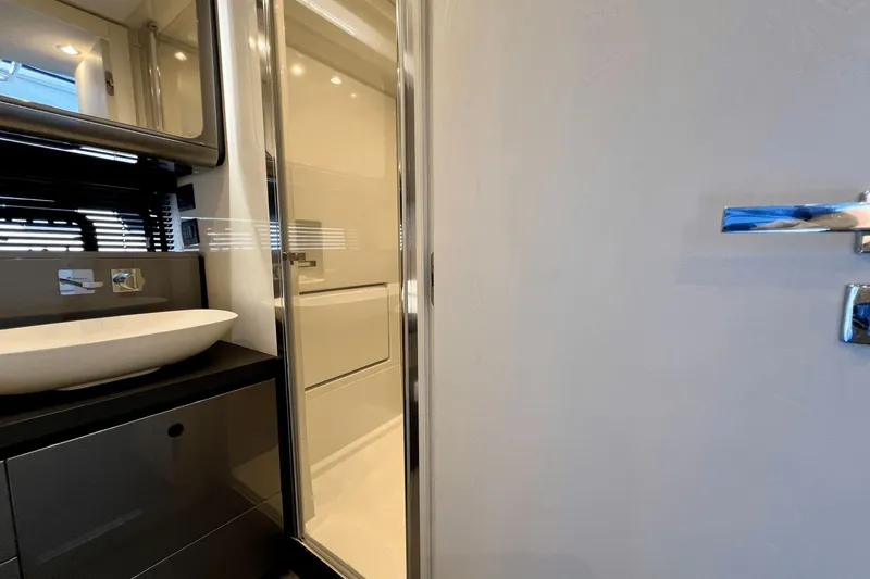 Satisfaction Yacht Photos Pics 