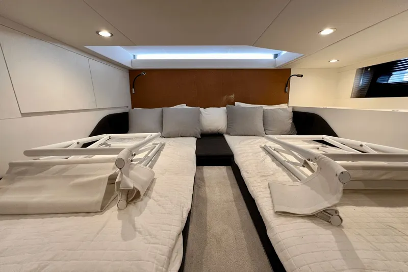 Satisfaction Yacht Photos Pics 