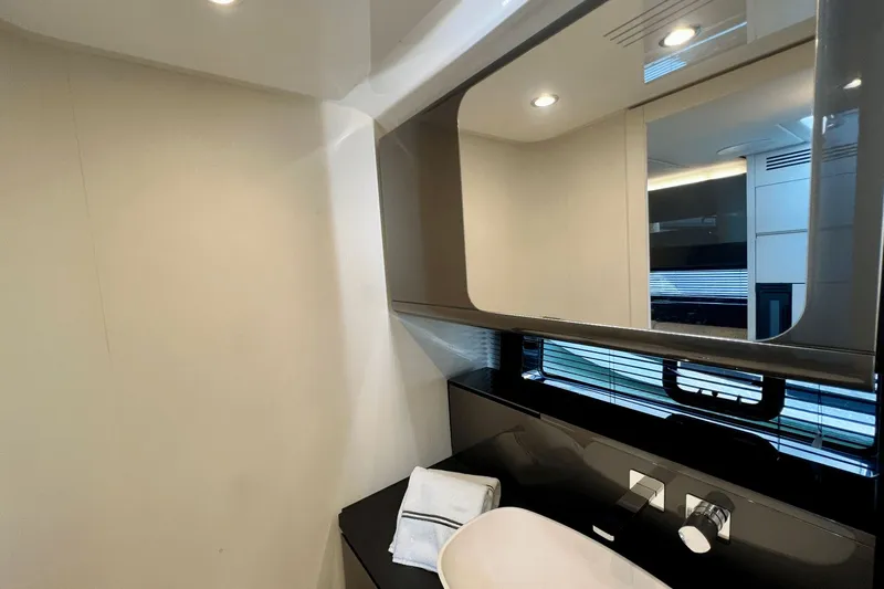 Satisfaction Yacht Photos Pics 