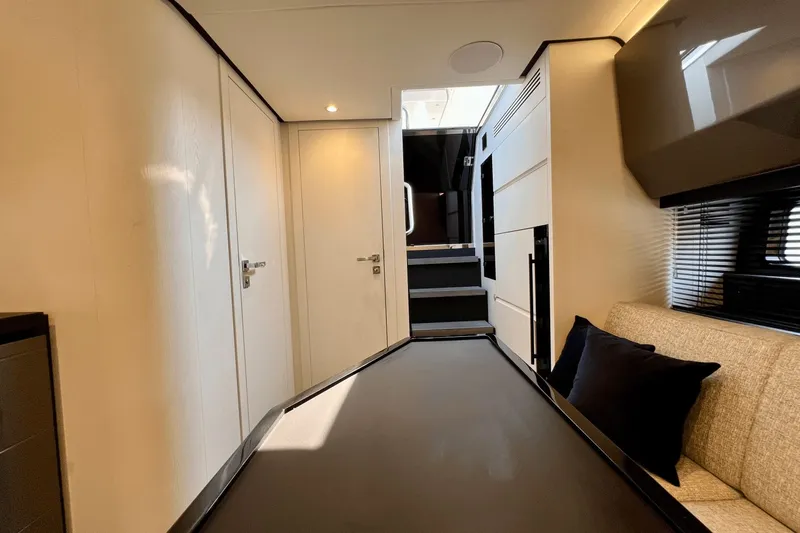 Satisfaction Yacht Photos Pics 