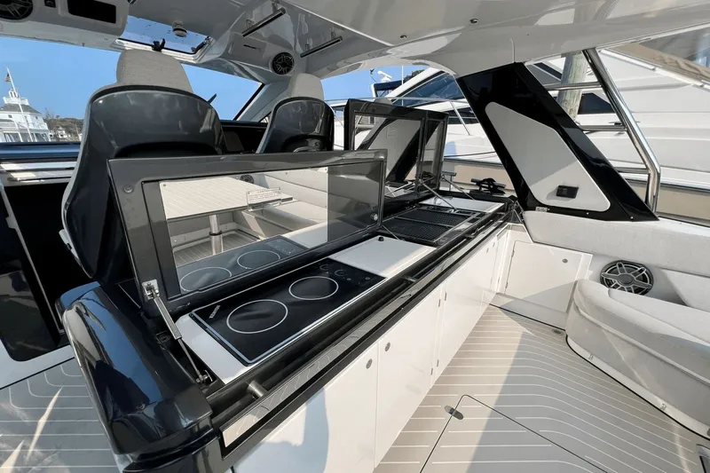 Satisfaction Yacht Photos Pics 