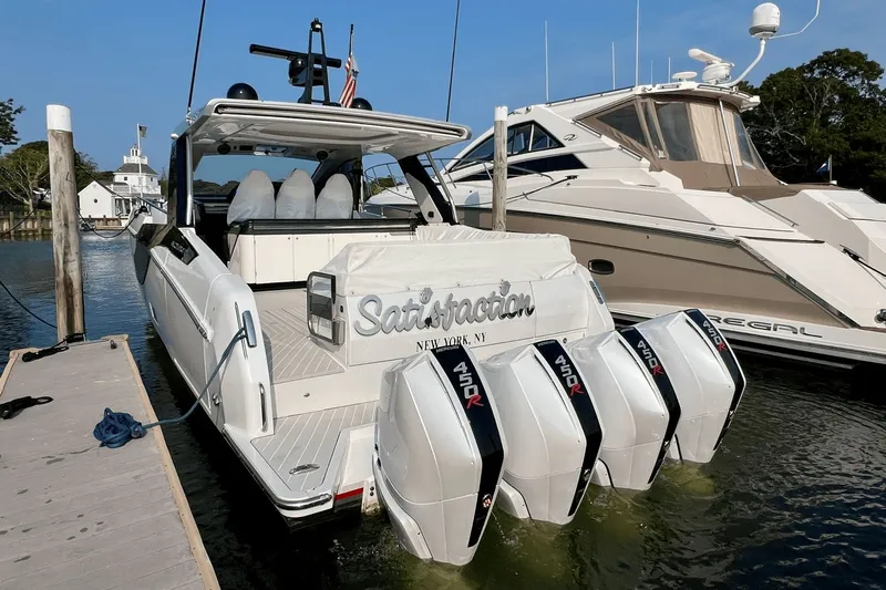 Satisfaction Yacht Photos Pics 