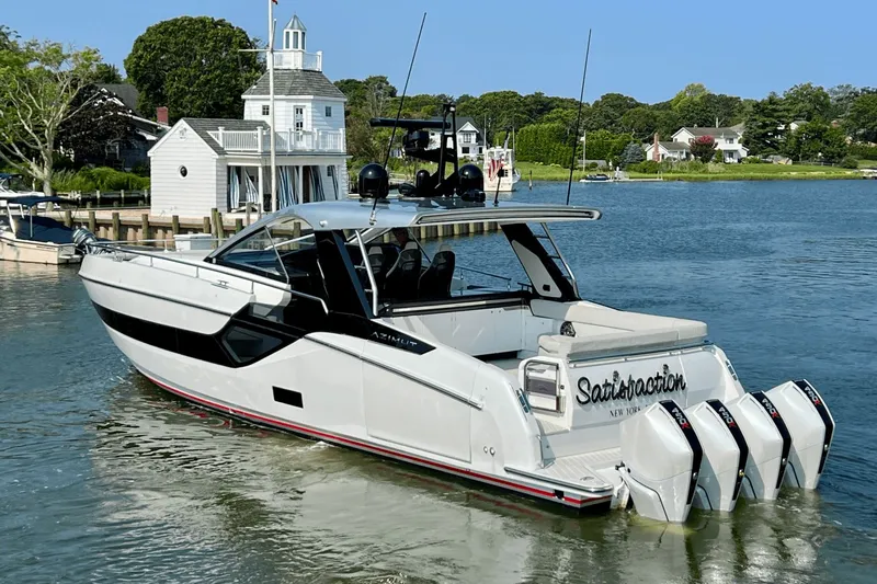 Satisfaction Yacht Photos Pics 