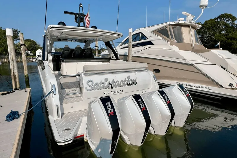 Satisfaction Yacht Photos Pics 