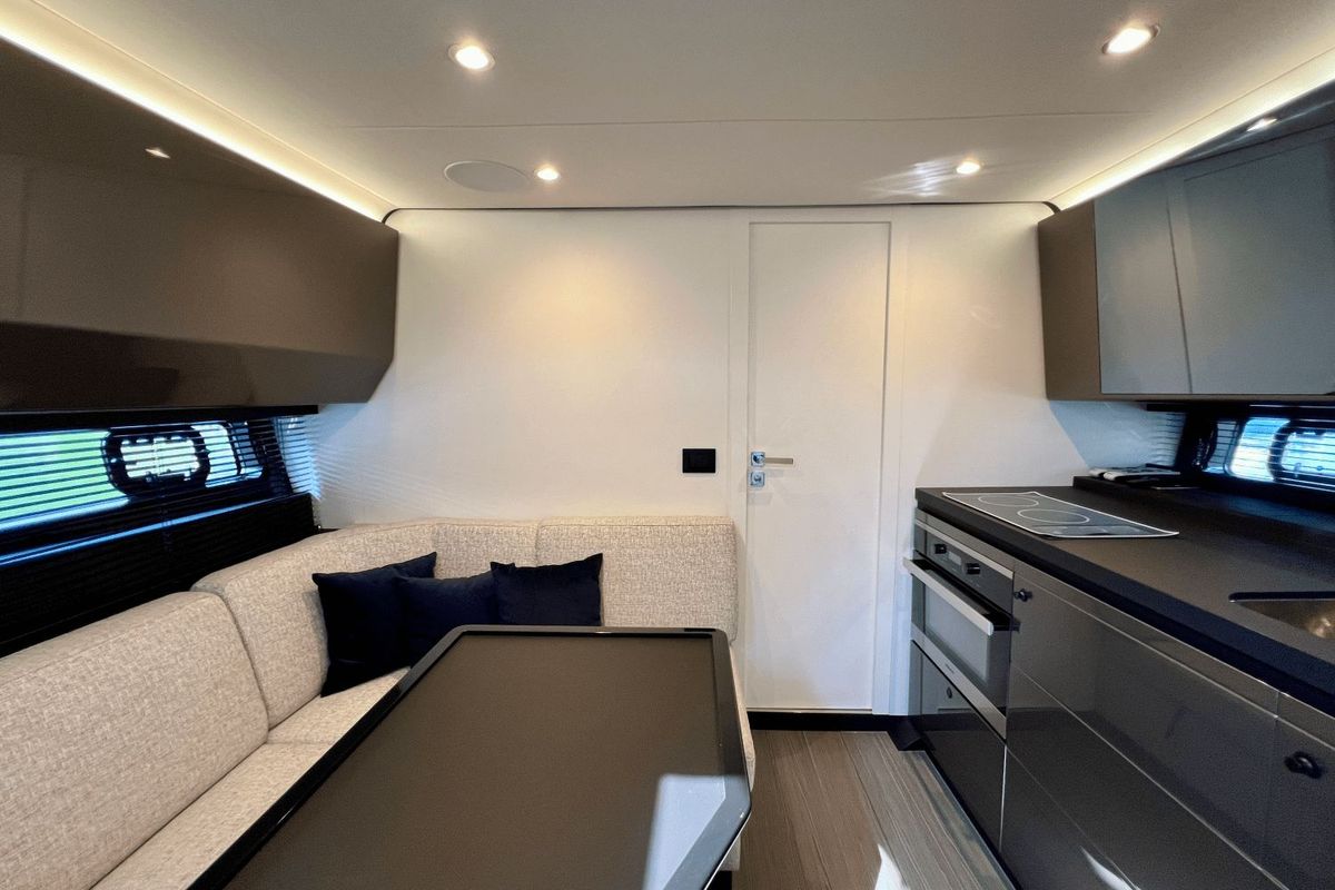 2022 Azimut 47 