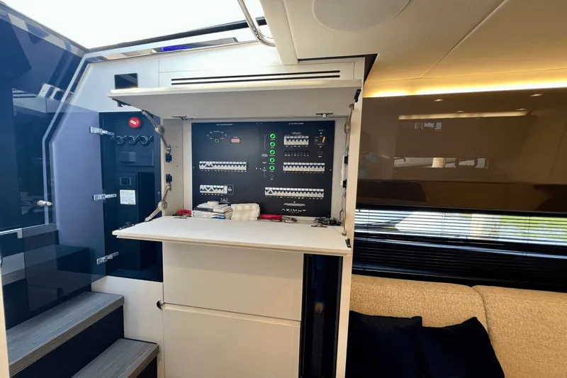 Satisfaction Yacht Photos Pics 