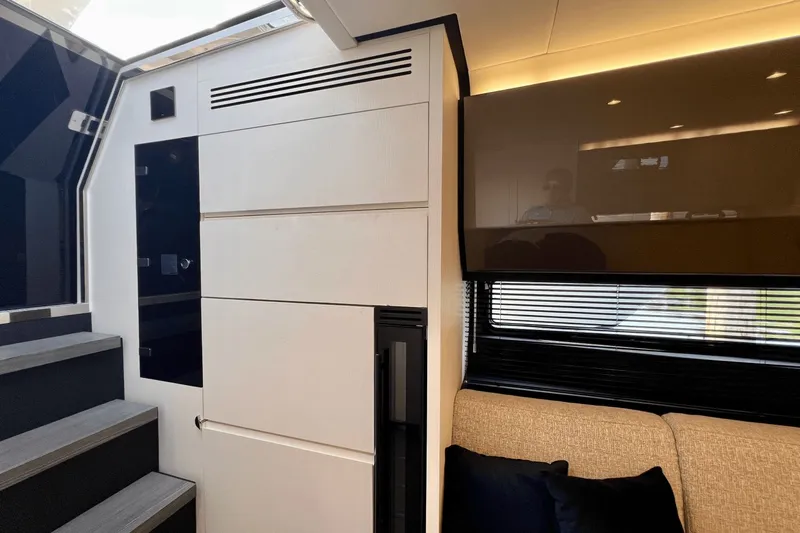 Satisfaction Yacht Photos Pics 