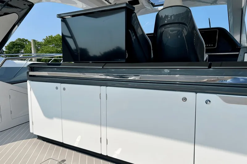 Satisfaction Yacht Photos Pics 