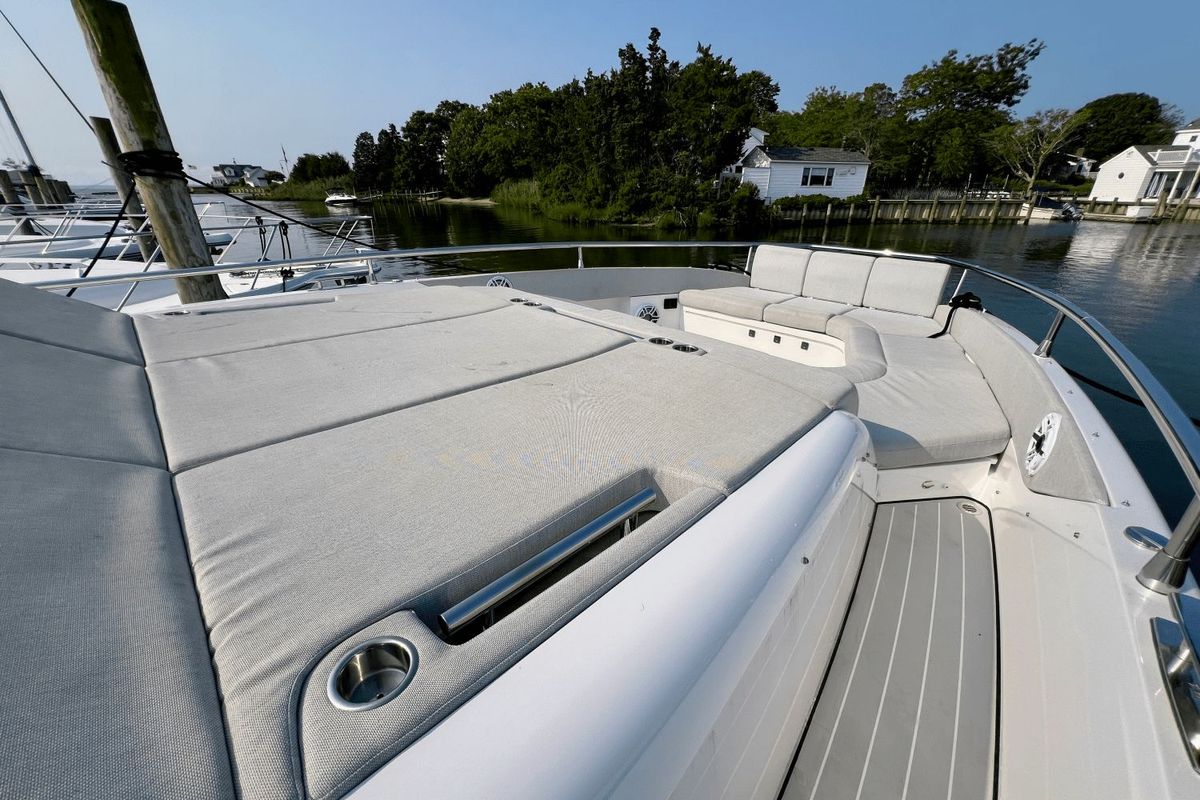 2022 Azimut 47 