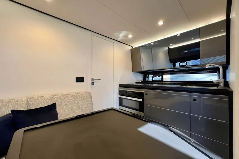 Satisfaction Yacht Photos Pics 