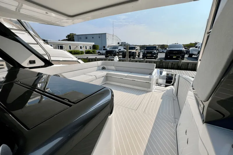 Satisfaction Yacht Photos Pics 