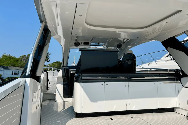 Satisfaction Yacht Photos Pics 