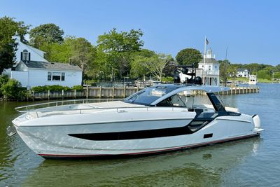 Yacht