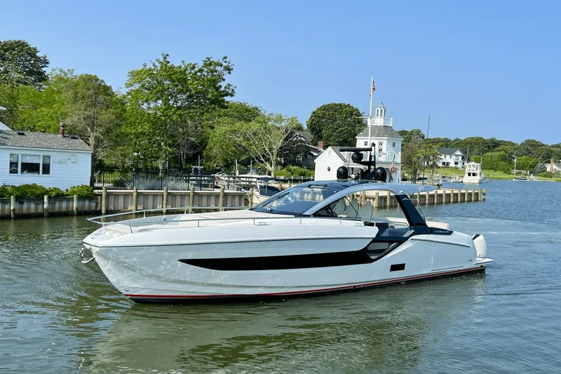 Satisfaction Yacht Photos Pics 