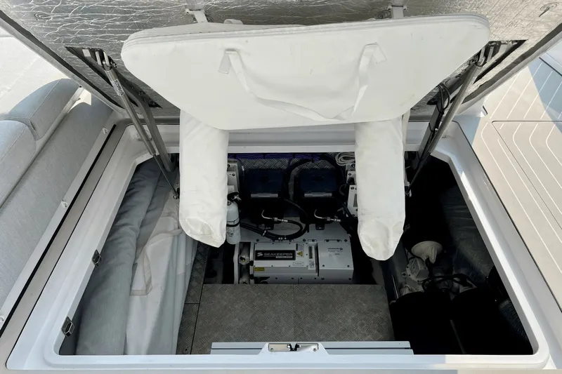 Satisfaction Yacht Photos Pics 