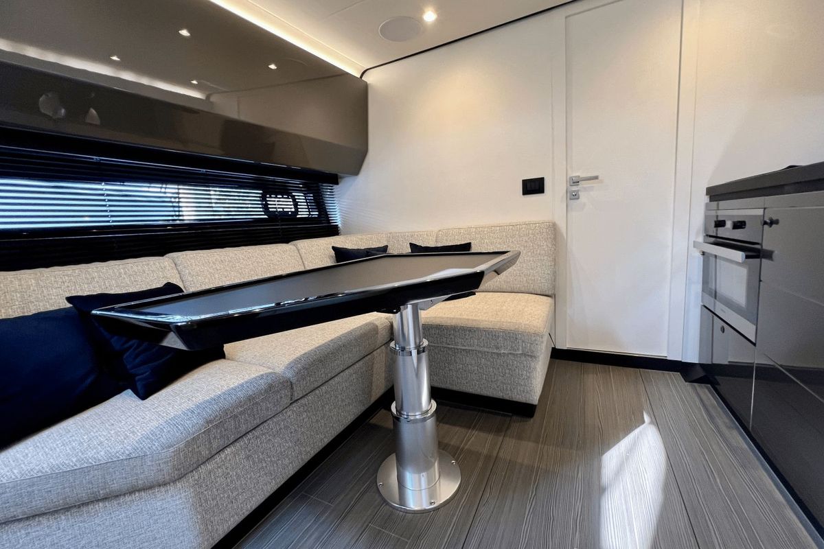 2022 Azimut 47 