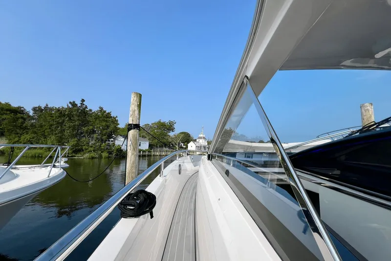 Satisfaction Yacht Photos Pics 