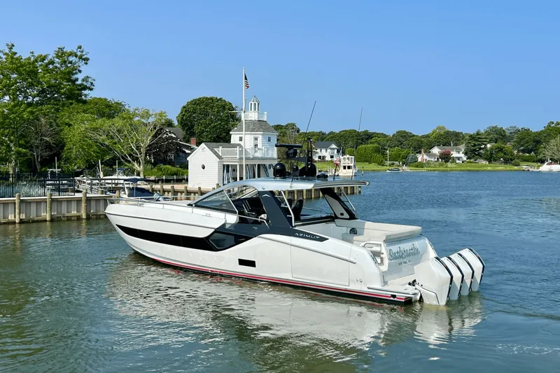 Satisfaction Yacht Photos Pics 