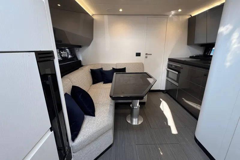 Satisfaction Yacht Photos Pics 