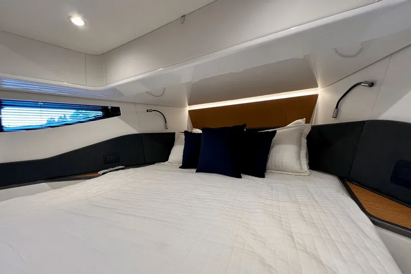 Satisfaction Yacht Photos Pics 