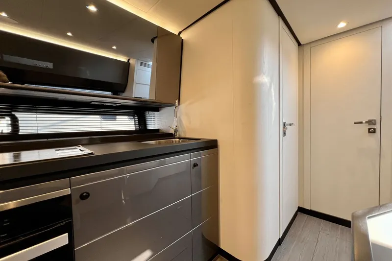 Satisfaction Yacht Photos Pics 