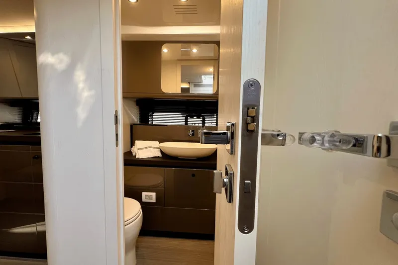 Satisfaction Yacht Photos Pics 