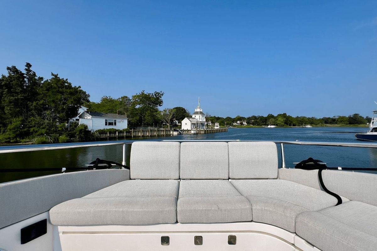 2022 Azimut 47 