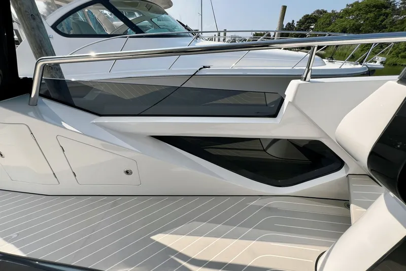 Satisfaction Yacht Photos Pics 