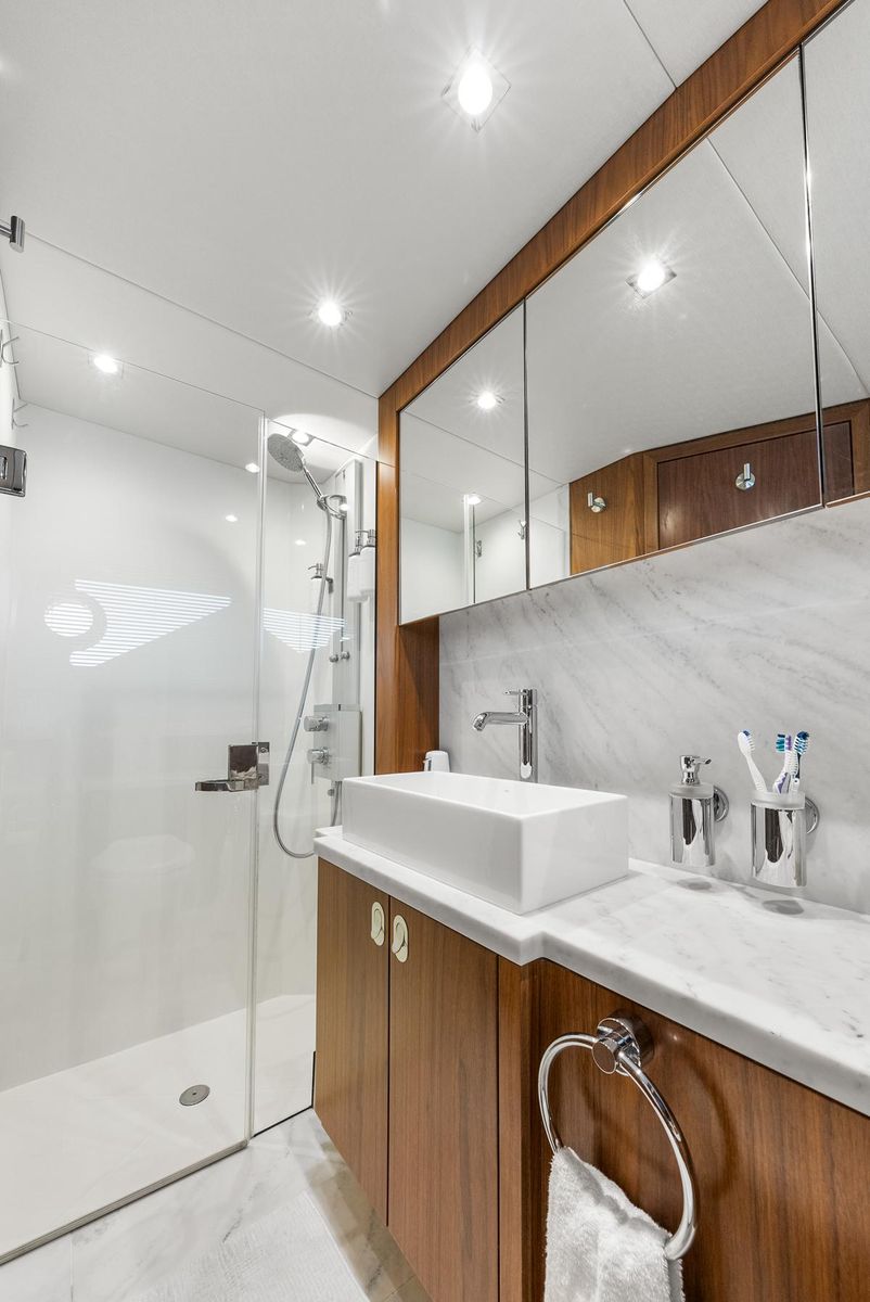 2016 Sunseeker 65 