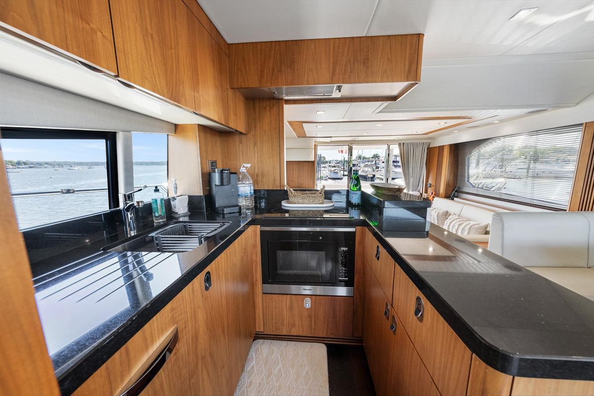 2016 Sunseeker 65 