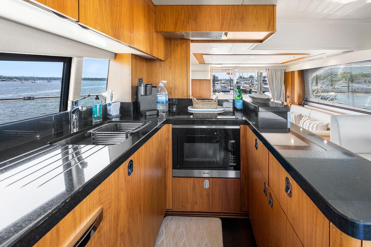 2016 Sunseeker 65 