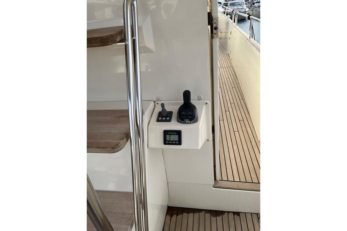 2021 Beneteau 43 