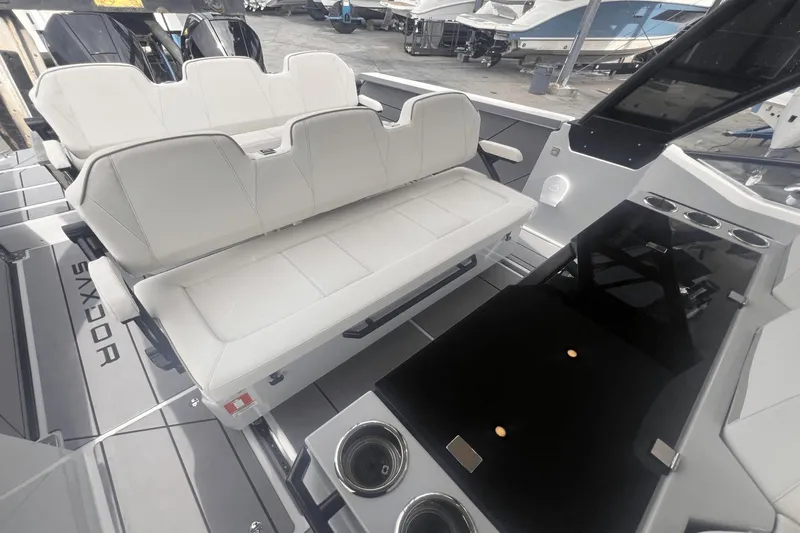 Knot Invited Yacht Photos Pics 