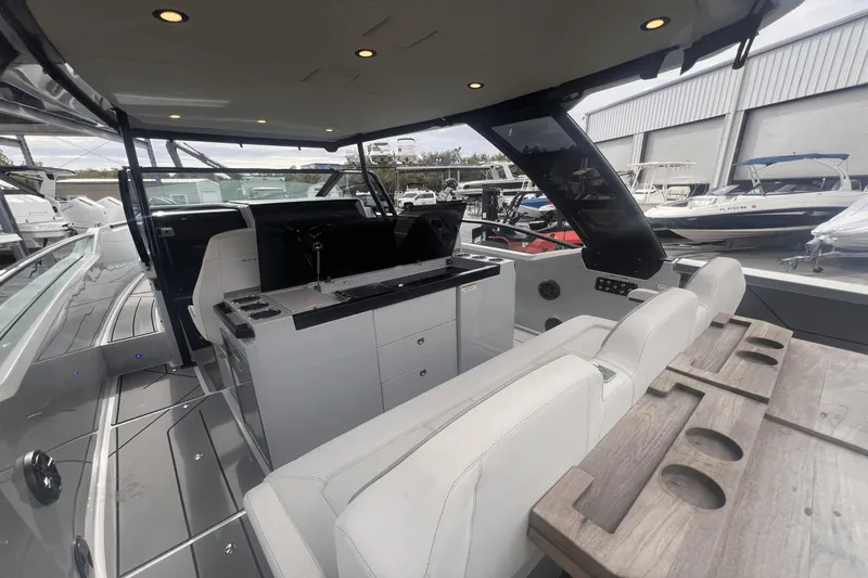 Knot Invited Yacht Photos Pics 