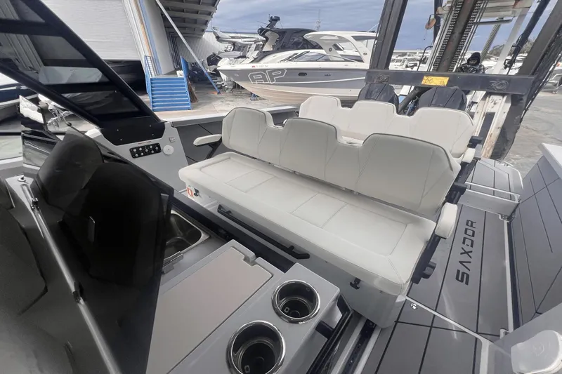 Knot Invited Yacht Photos Pics 