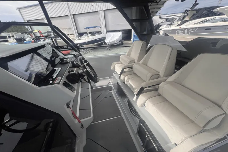 Knot Invited Yacht Photos Pics 