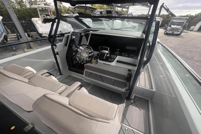 Knot Invited Yacht Photos Pics 