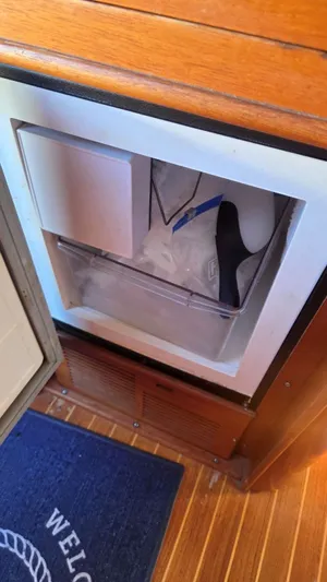 Cinsubar II Yacht Photos Pics 