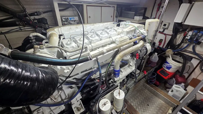 Cinsubar II Yacht Photos Pics 