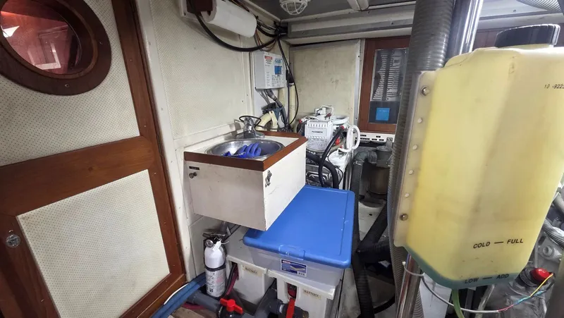 Cinsubar II Yacht Photos Pics 