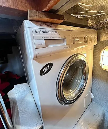 Deliberation Yacht Photos Pics 