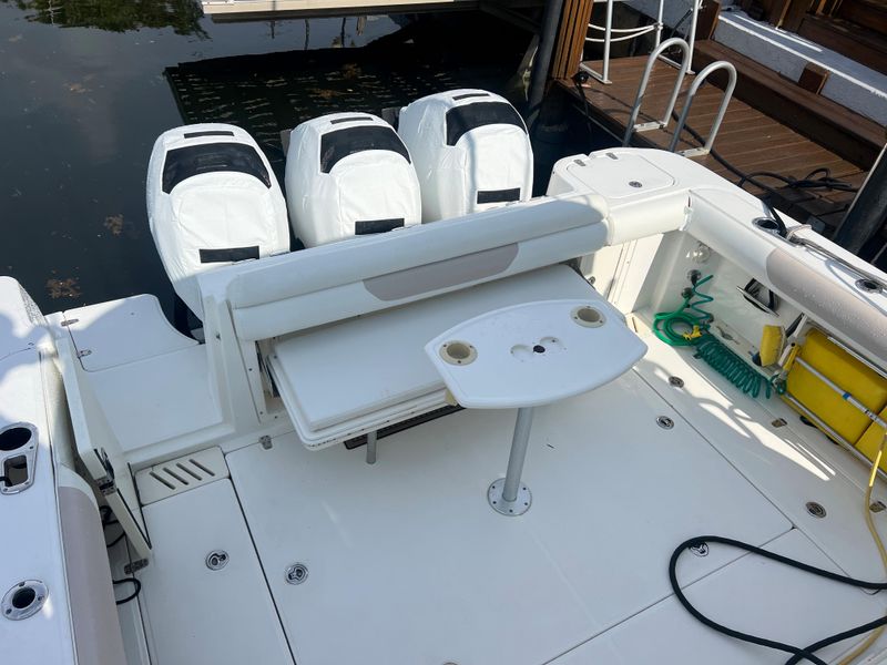 2011 Boston Whaler 345 Conquest