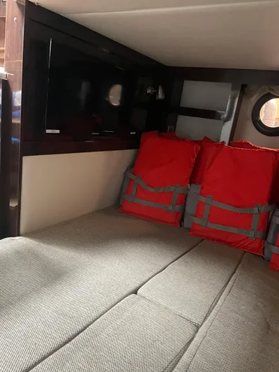 Blue Ridge Yacht Photos Pics Aft berth